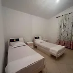 Διαμέρισμα House